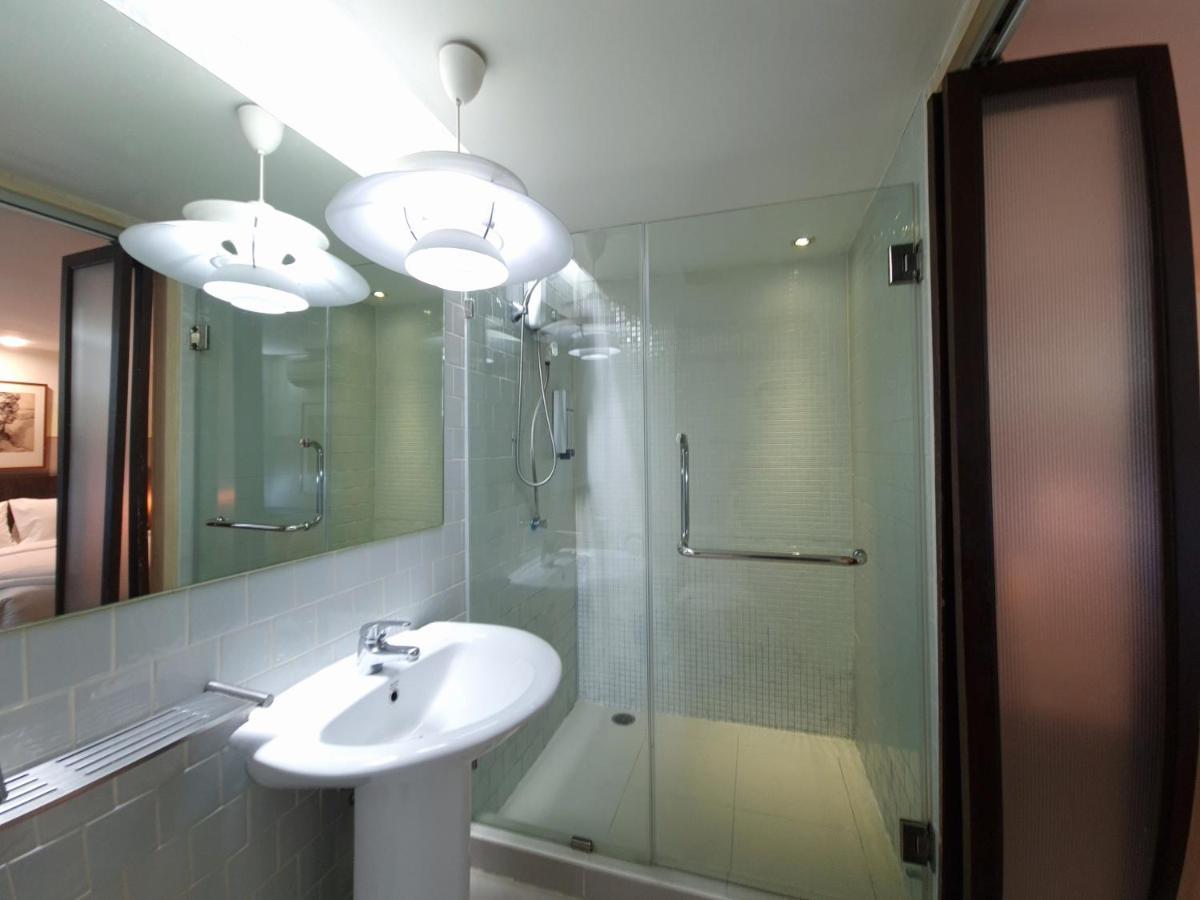 Somewhere To Escape - Hometel Hotel 3*