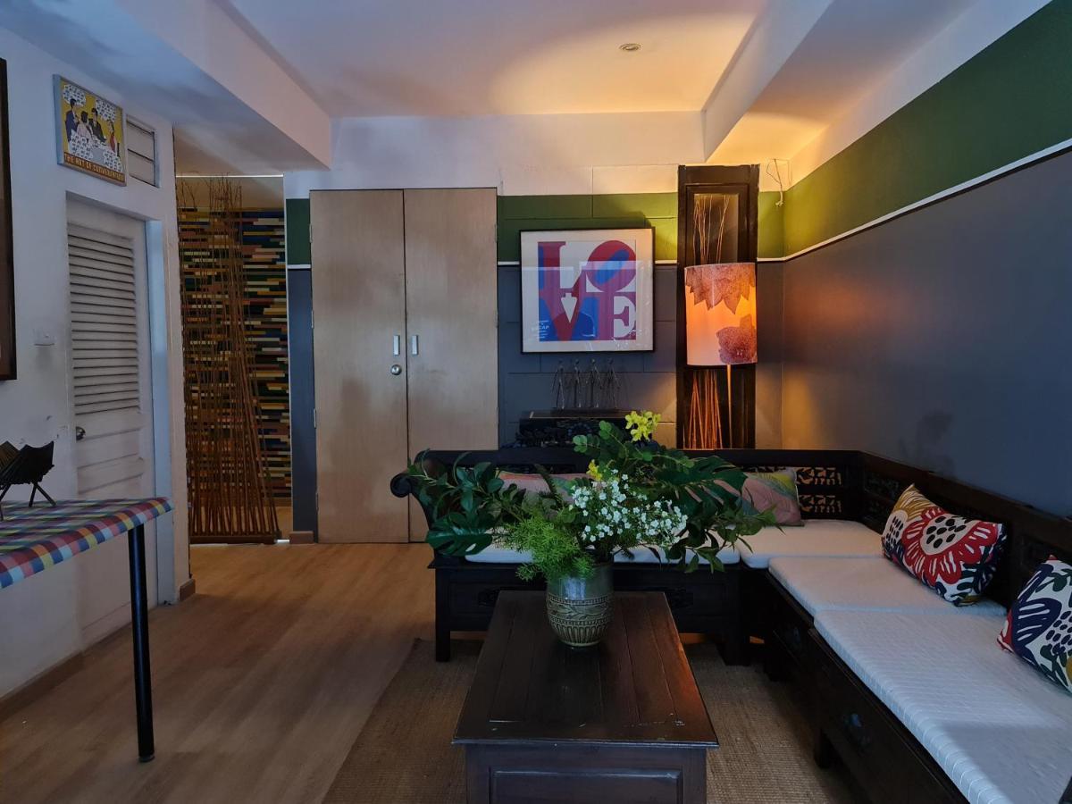 Somewhere To Escape - Hometel 3*