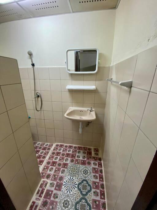 Ratanawong Place 444 Apartment