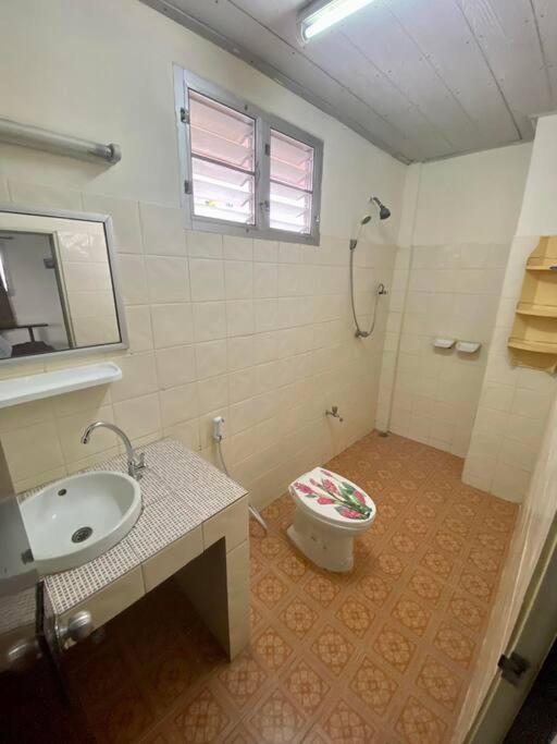 Apartment Ratanawong Place 523 *