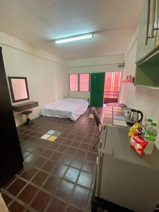Ratanawong Place 516 Apartment Bangkok