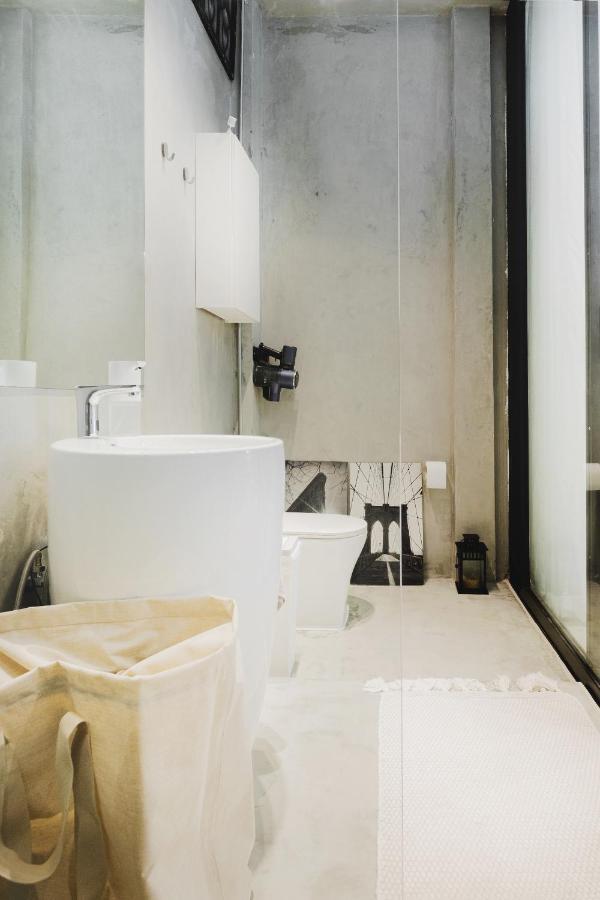 Modern Minimalism - Mandarin Palm Penthouse Apartment *