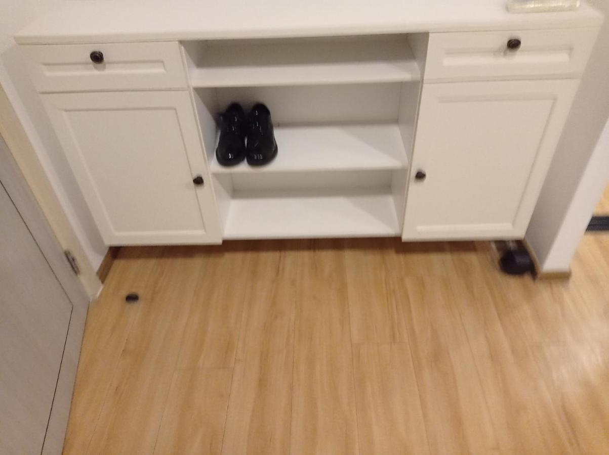 Eyes Apartment *
