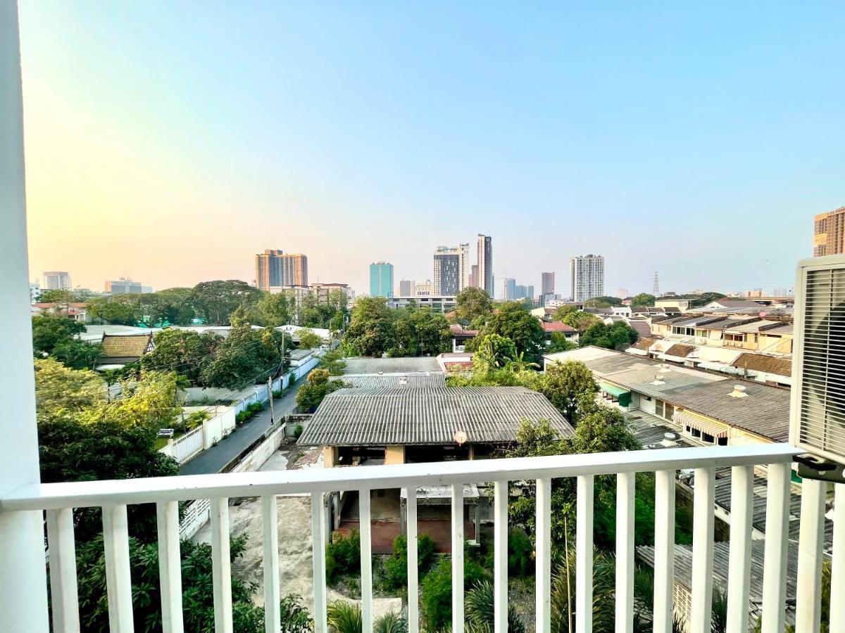 Town Sukhumvit 71 *