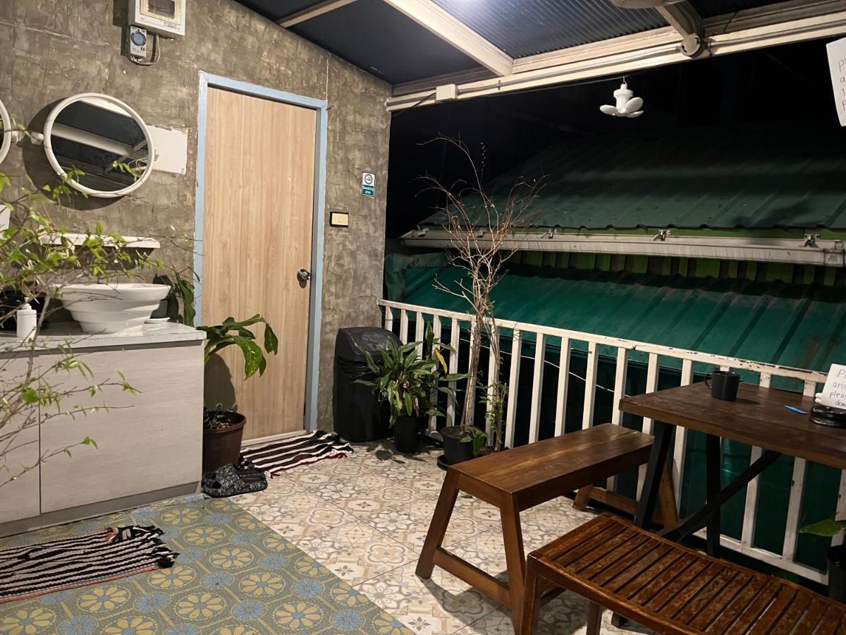 Baan Chanasongkram Hostel Bangkok