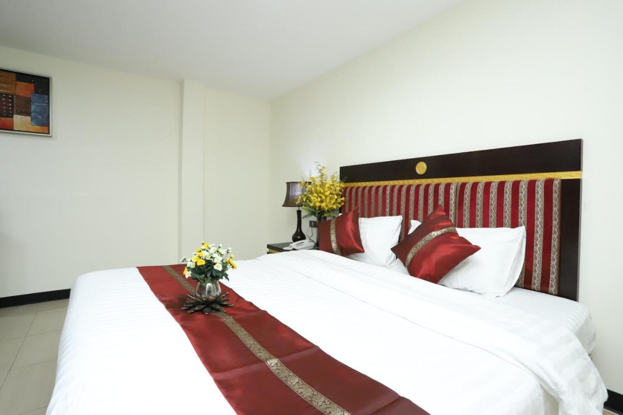 Hotel Lucky Palace 3*