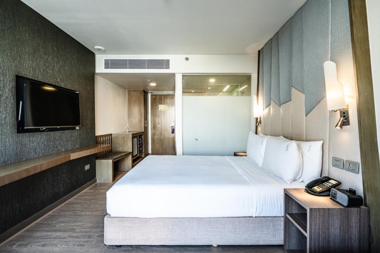 Express Sukhumvit 11 By Ihg Hotel