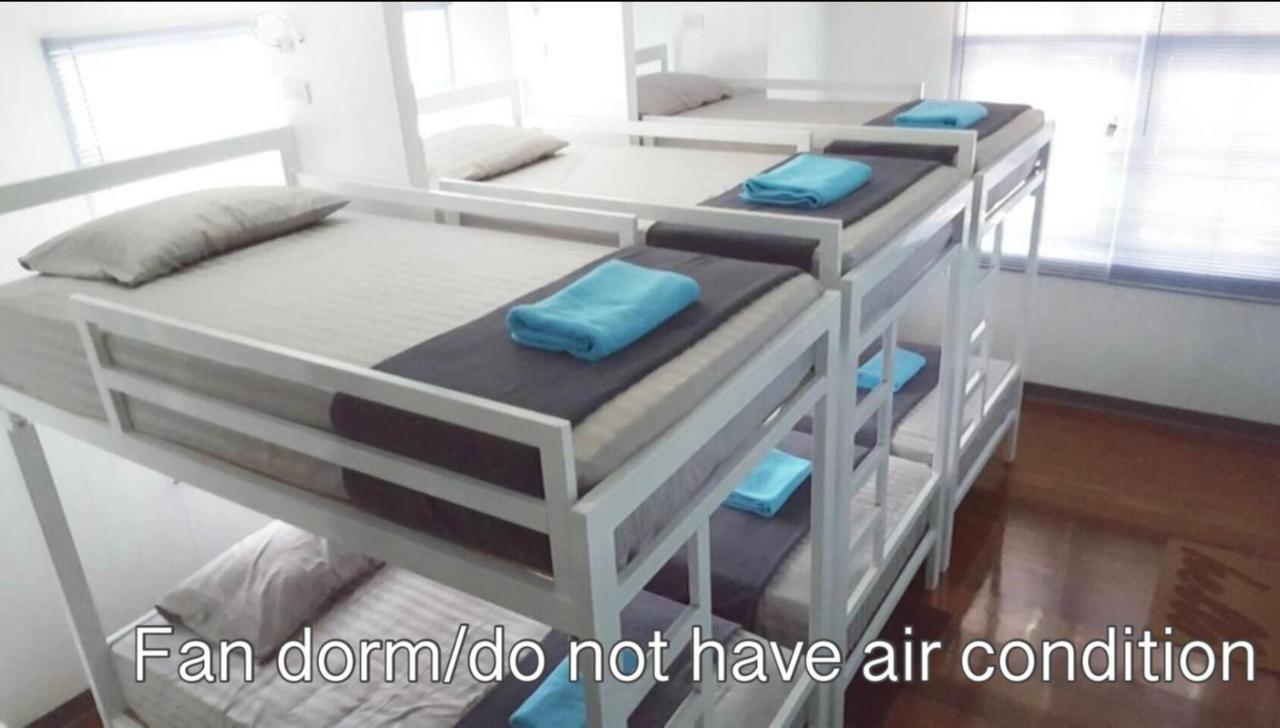 Baan Chanasongkram Hostel Bangkok