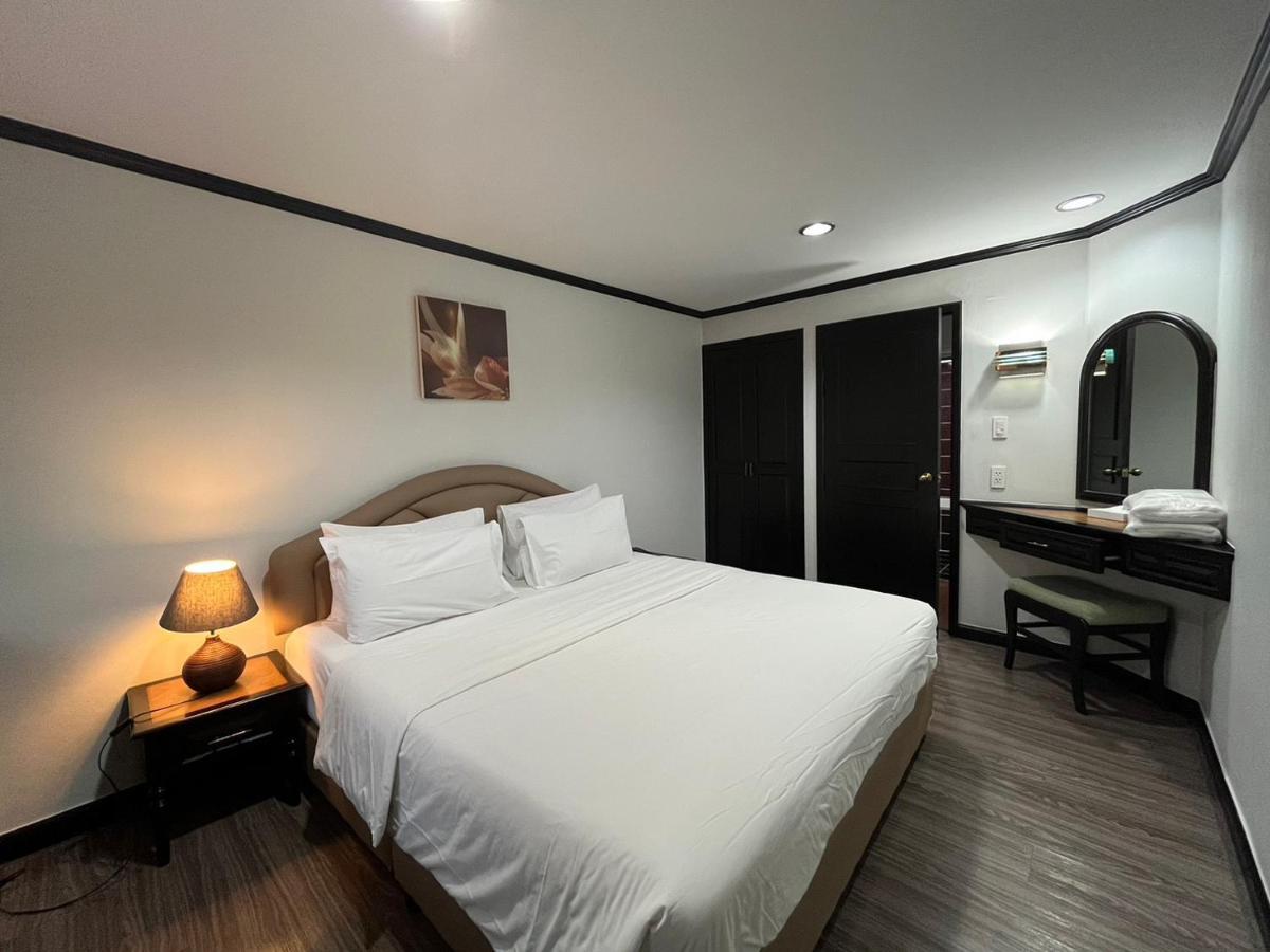 Yellow Ribbon Hills Boutique 3*
