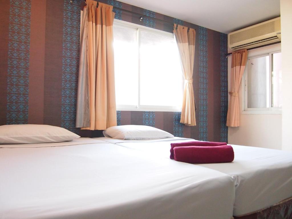 Four Sons Hotel