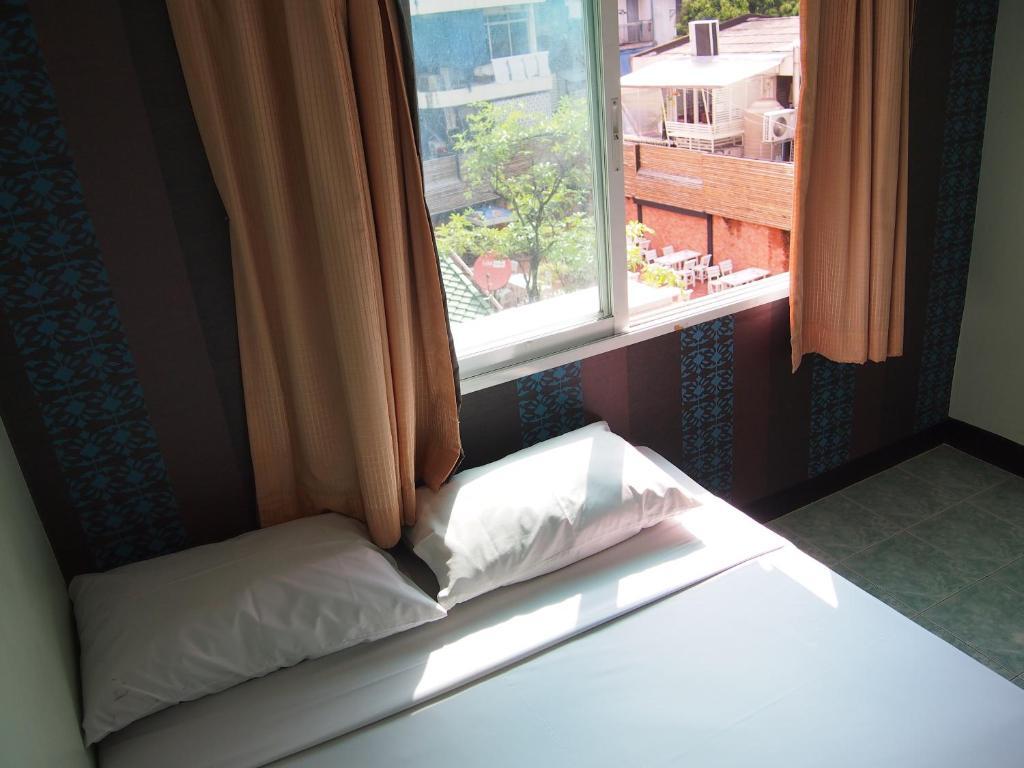 Four Sons Hotel Bangkok