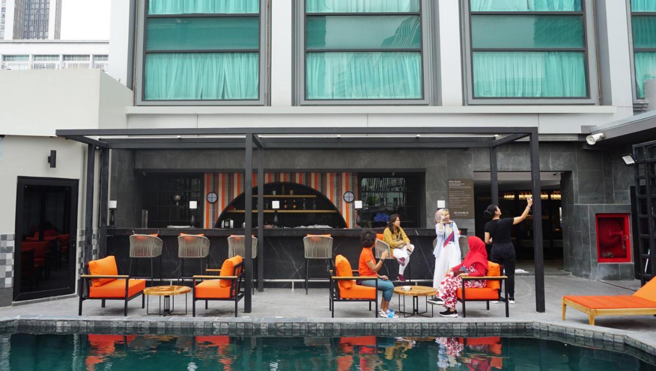 Ramada By Wyndham Sukhumvit 11 Hotel