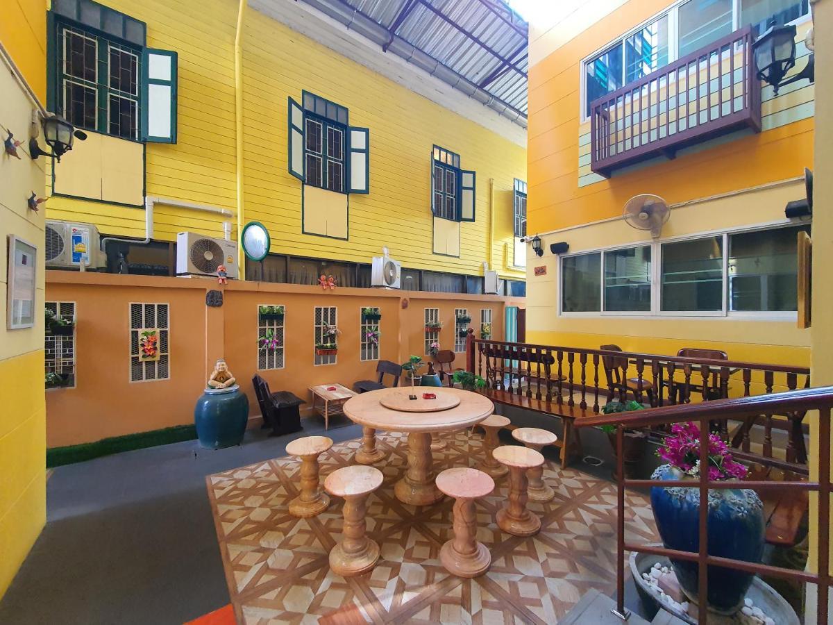 Samsen Sam Place * Bangkok