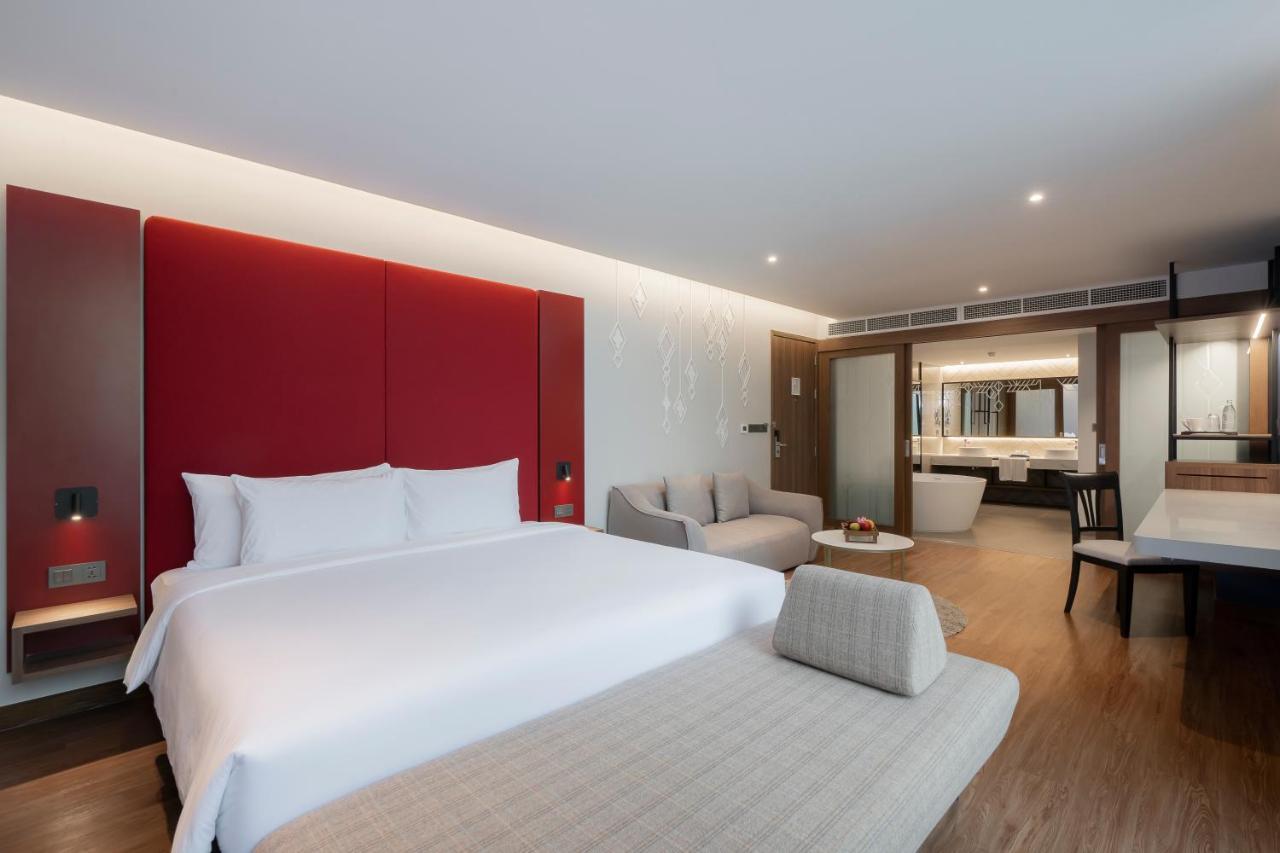 Centara Life Phra Nakhon Hotel