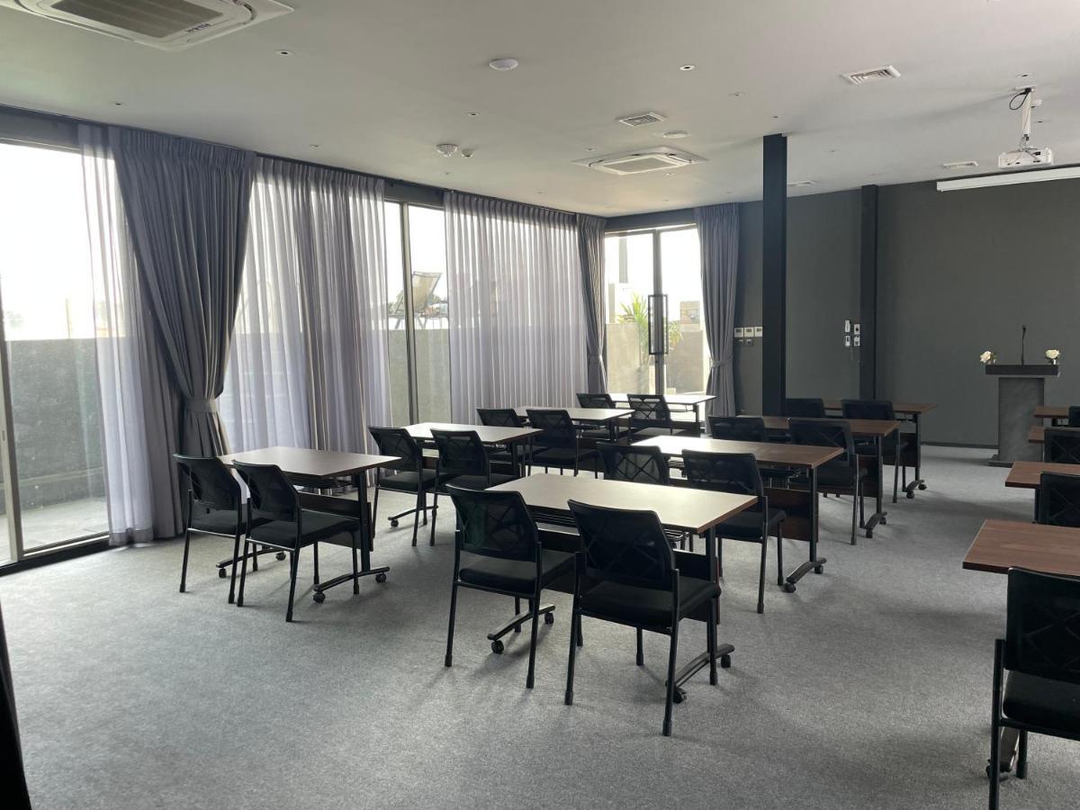 Seekers Finders Rama Iv Surestay Collection By Bw Hotel Bangkok