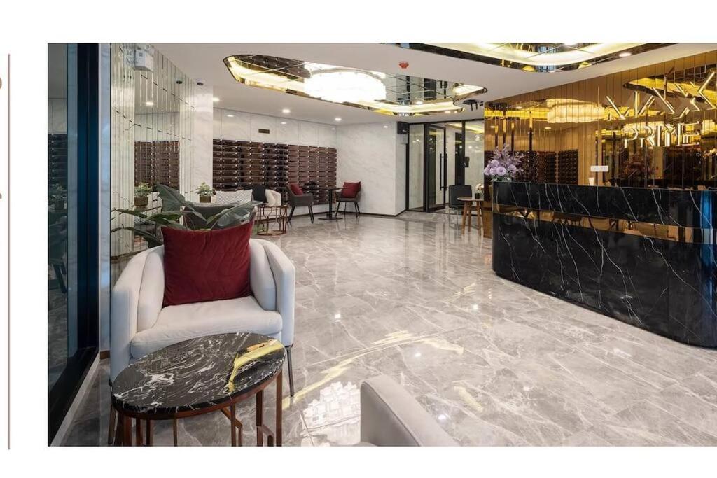 Maxxi Prime Ratchada - Sutthisan Near Jodfair Market