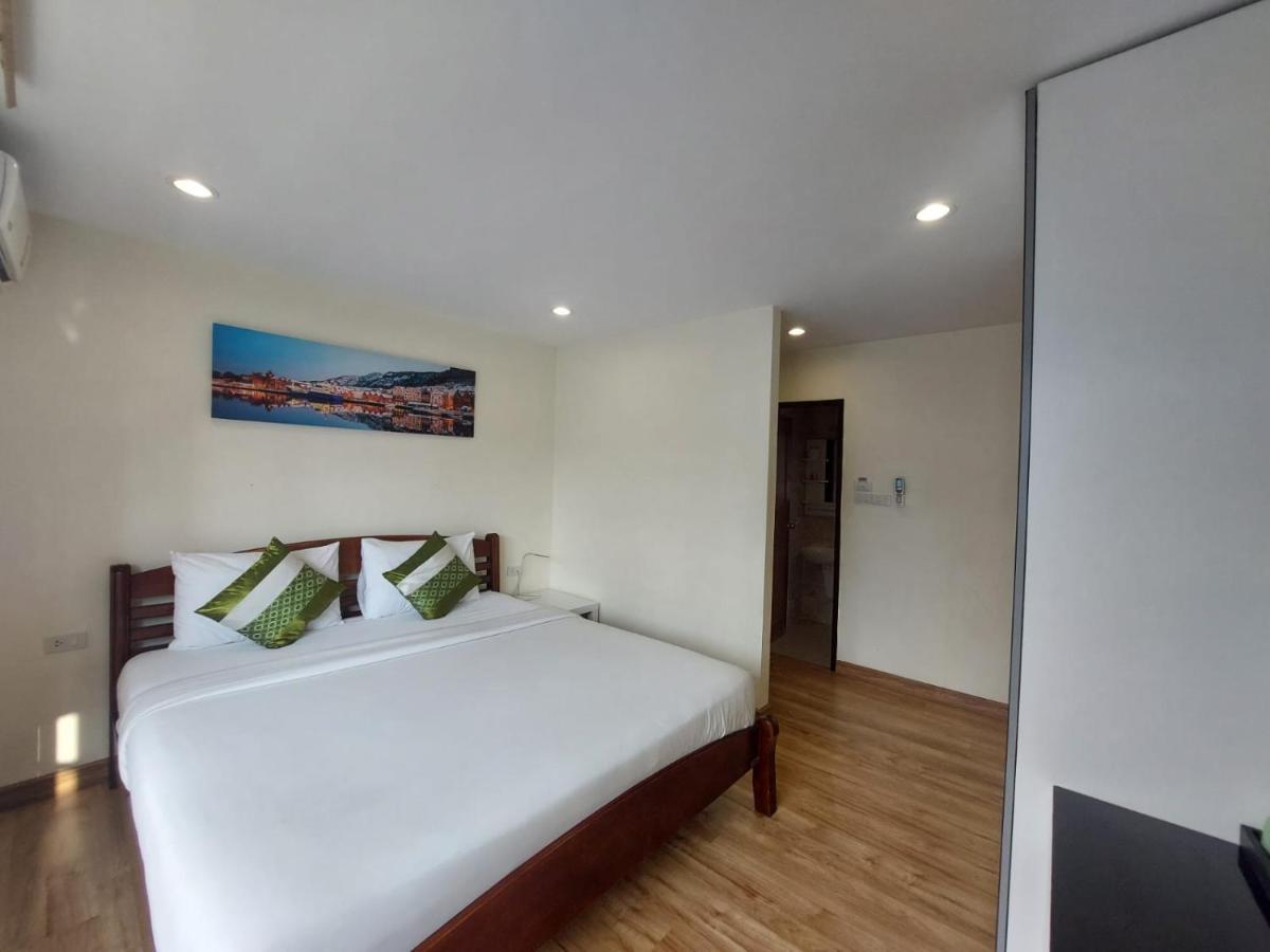 Hotel V Check Sukhumvit 22 3*