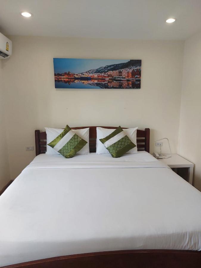 Hotel V Check Sukhumvit 22