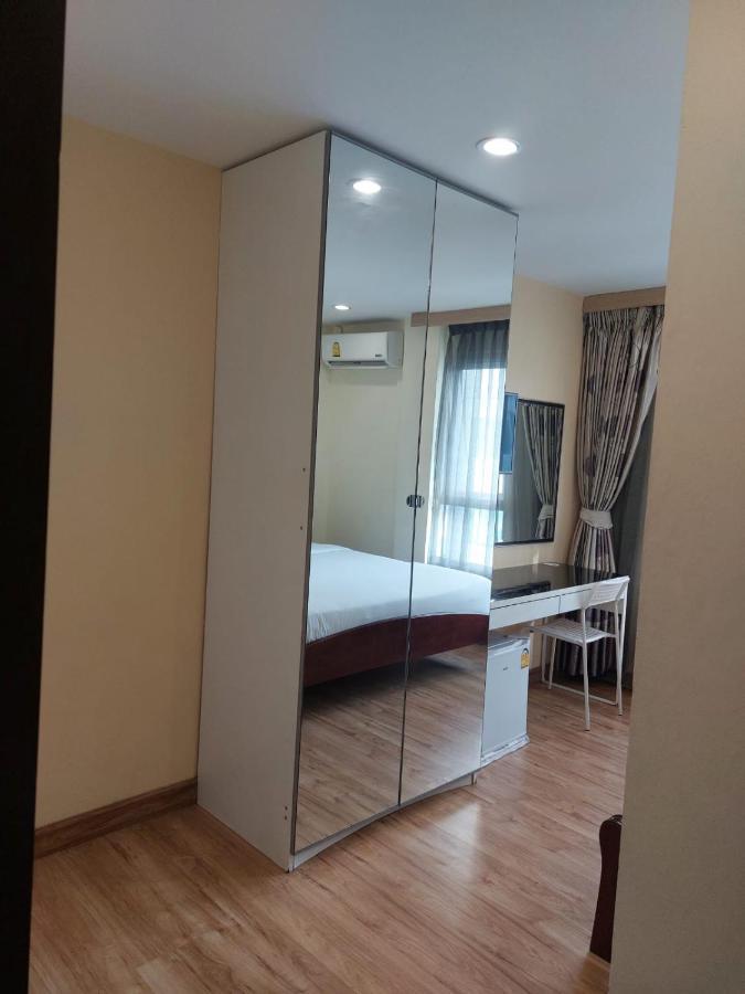 V Check Sukhumvit 22 Hotel