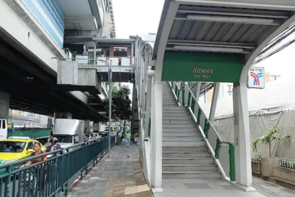 High-class 2bed Skyview Just 1-step From Bts Onnut Apartment Bangkok