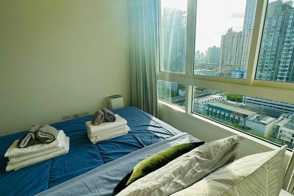 High-class 2bed Skyview Just 1-step From Bts Onnut Apartment *