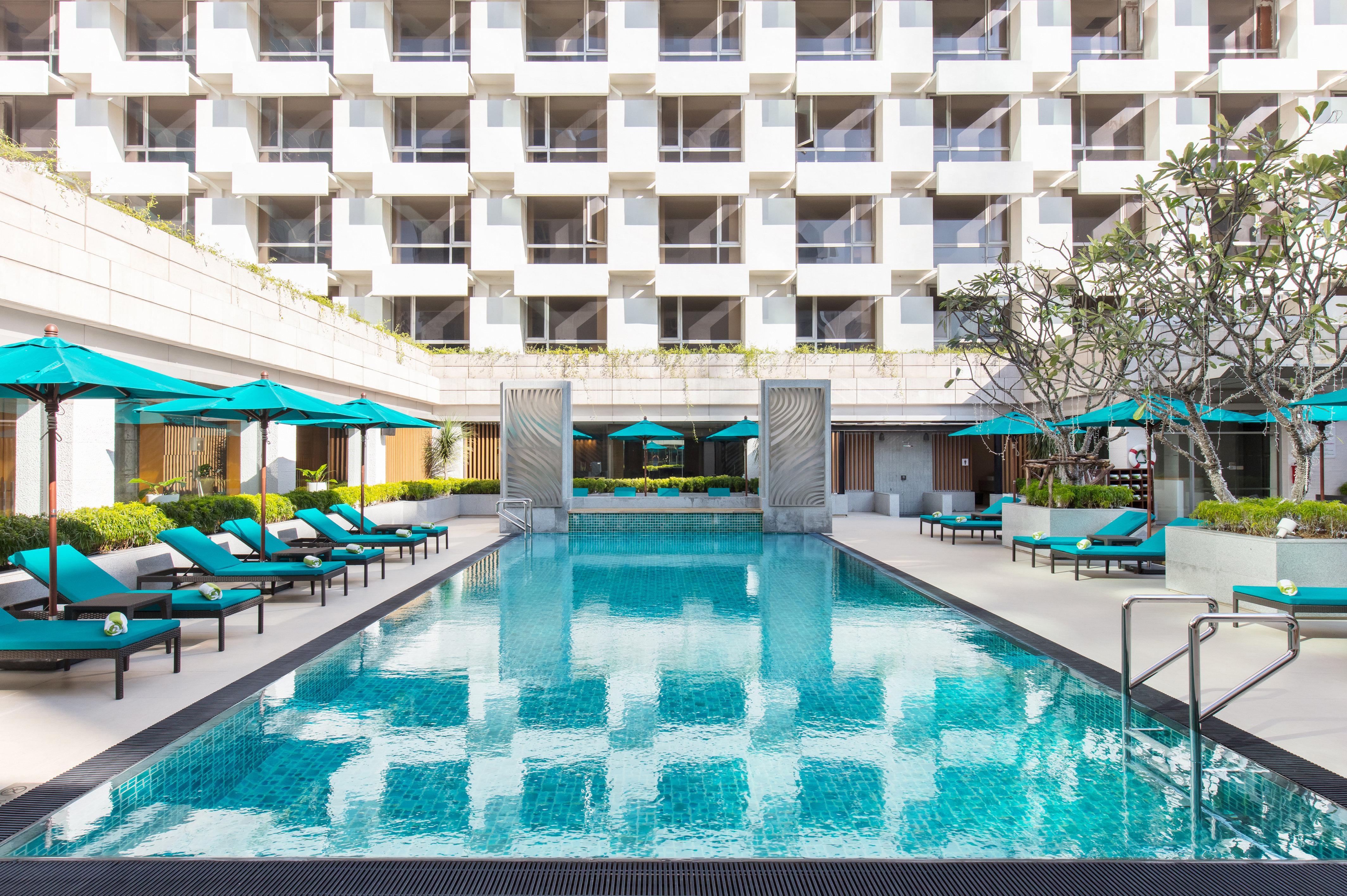 By Ihg