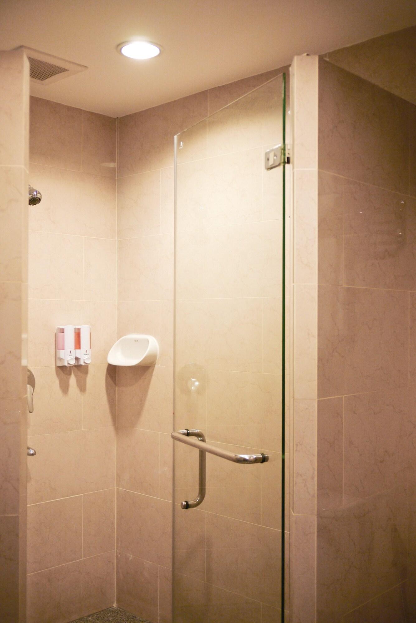 Hotel Triple 8