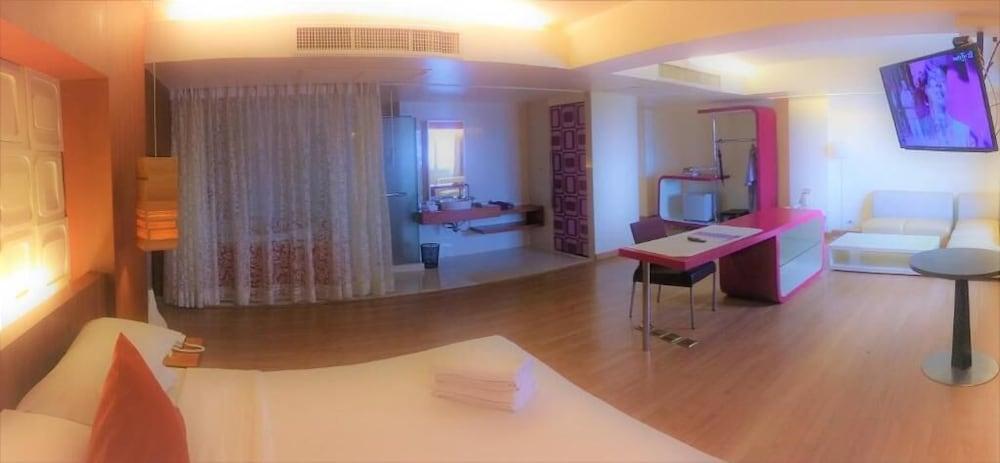 Veronica Hotel 3*