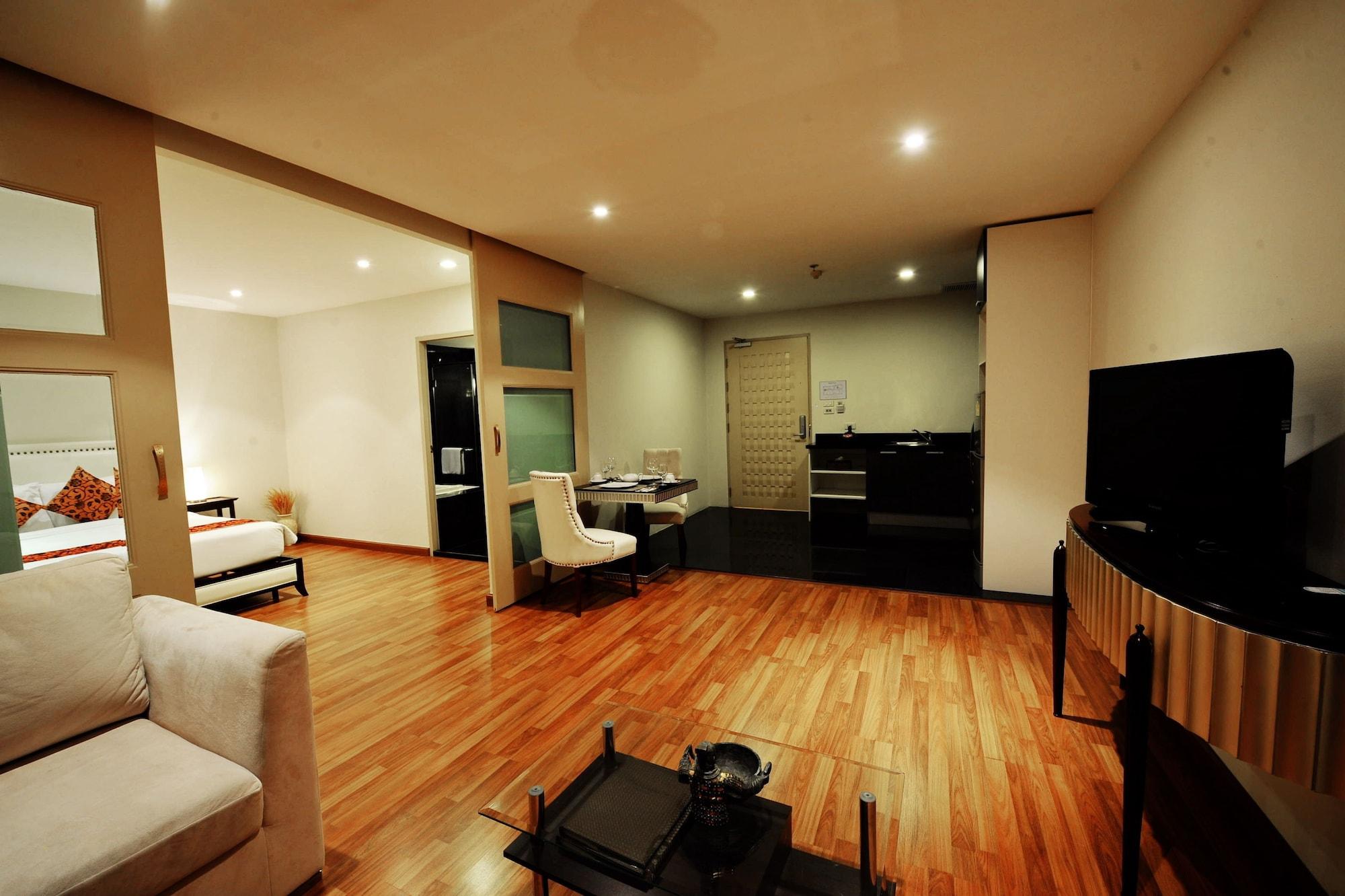 Hotel The Bless And 4*