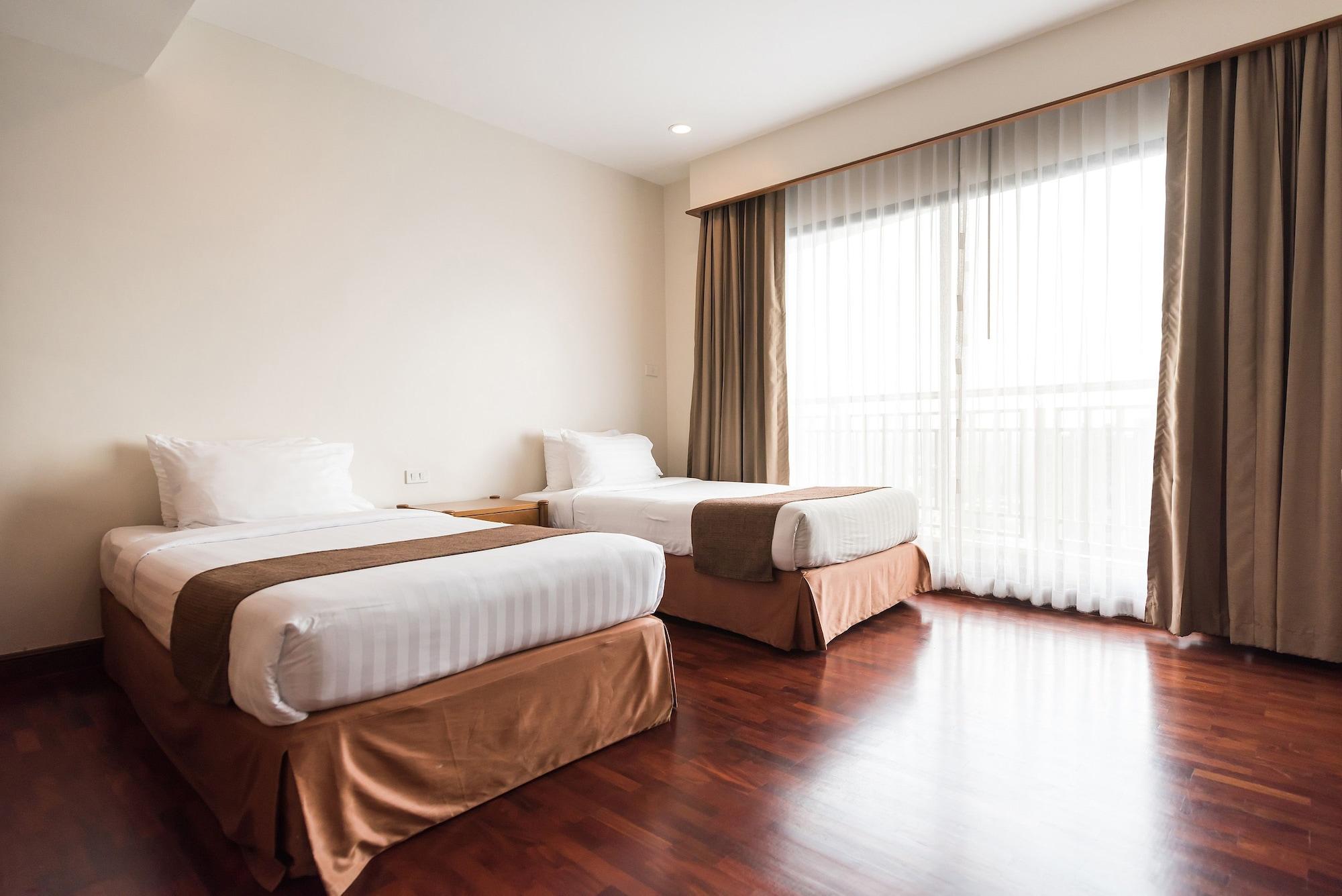 Somerset Park Suanplu Apartment *