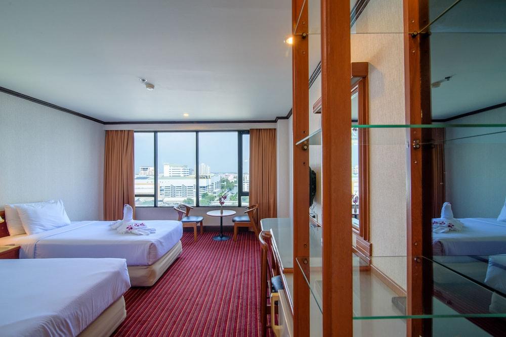Alexander Hotel 5*