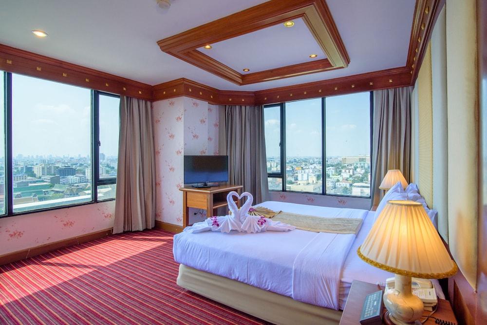 Alexander Hotel 5*