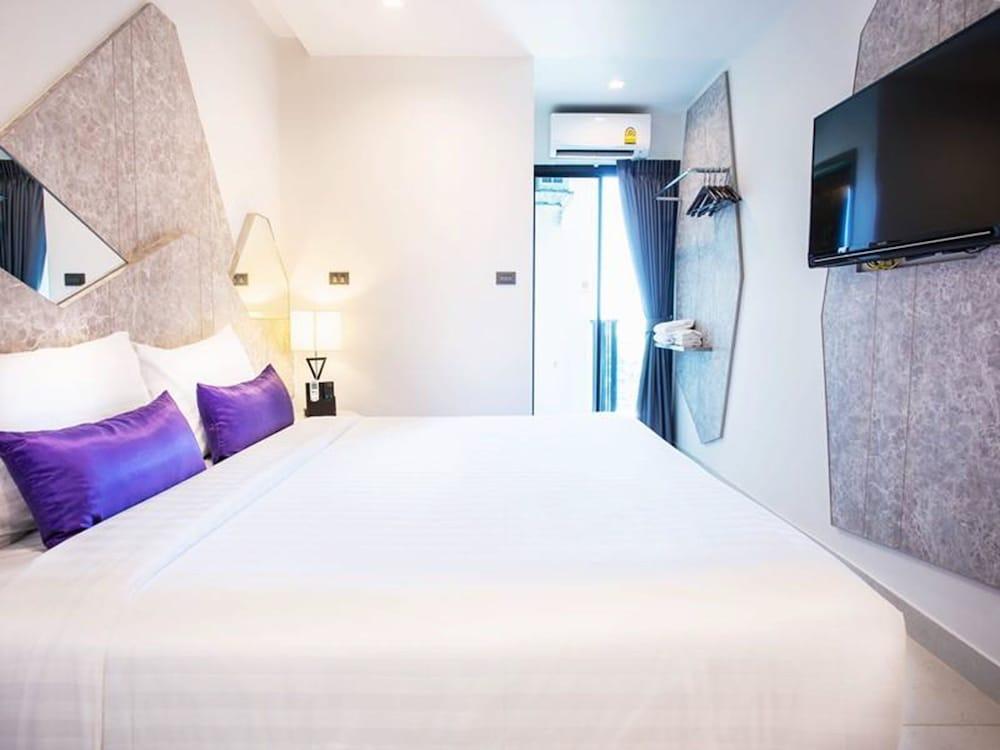 Cubic Pratunam Hotel 3*