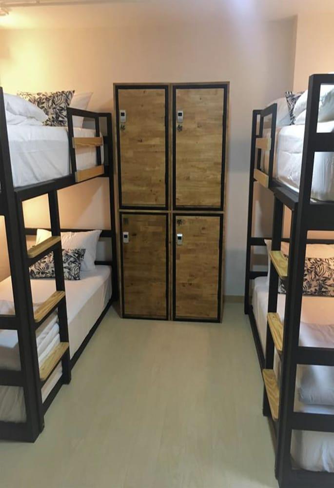 Saran Poshtel Hotel