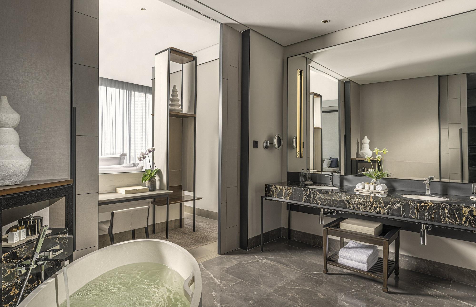Four Seasons At Chao Phraya River Hotel 5*