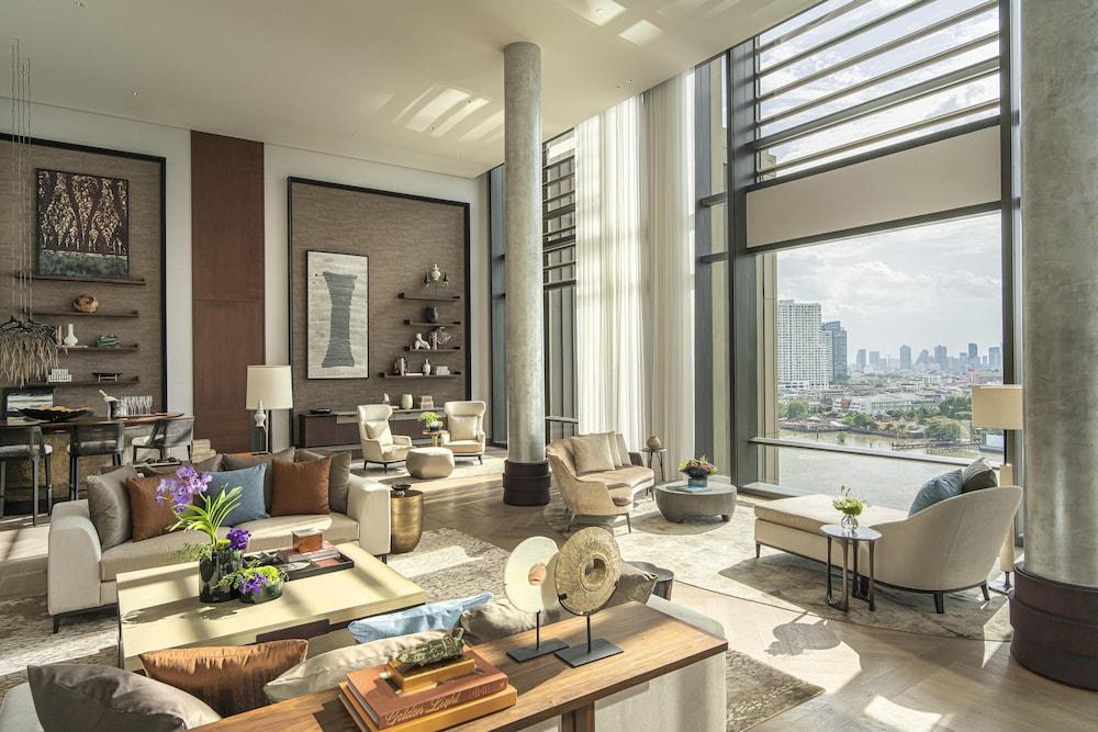 Four Seasons At Chao Phraya River