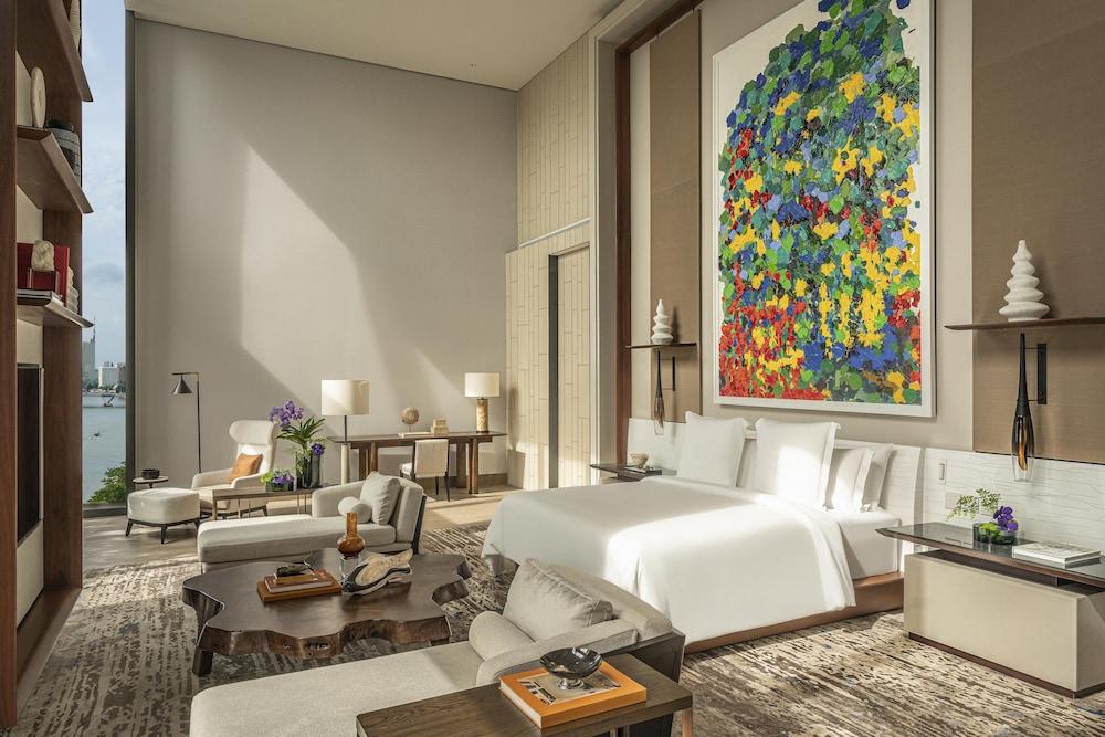 Four Seasons At Chao Phraya River
