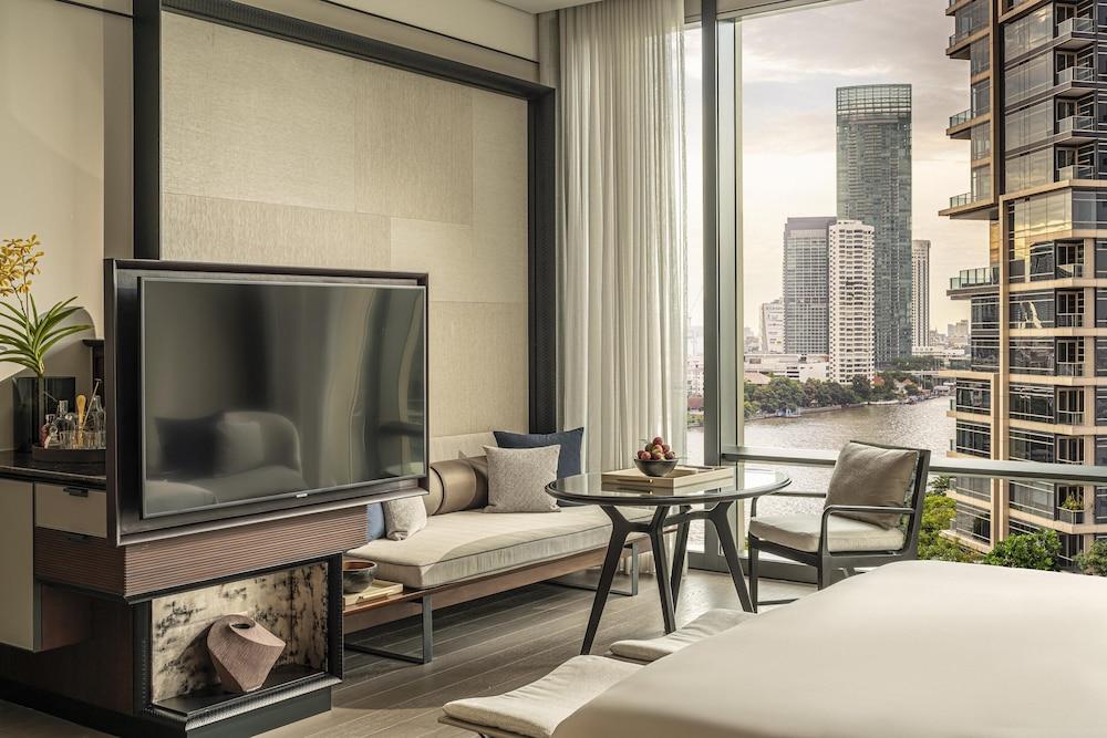 Hotel Four Seasons At Chao Phraya River 5*