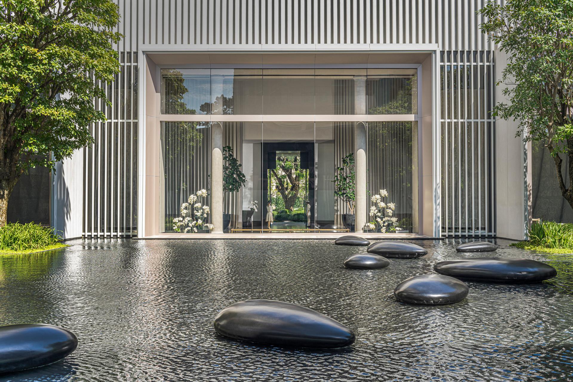 Four Seasons At Chao Phraya River