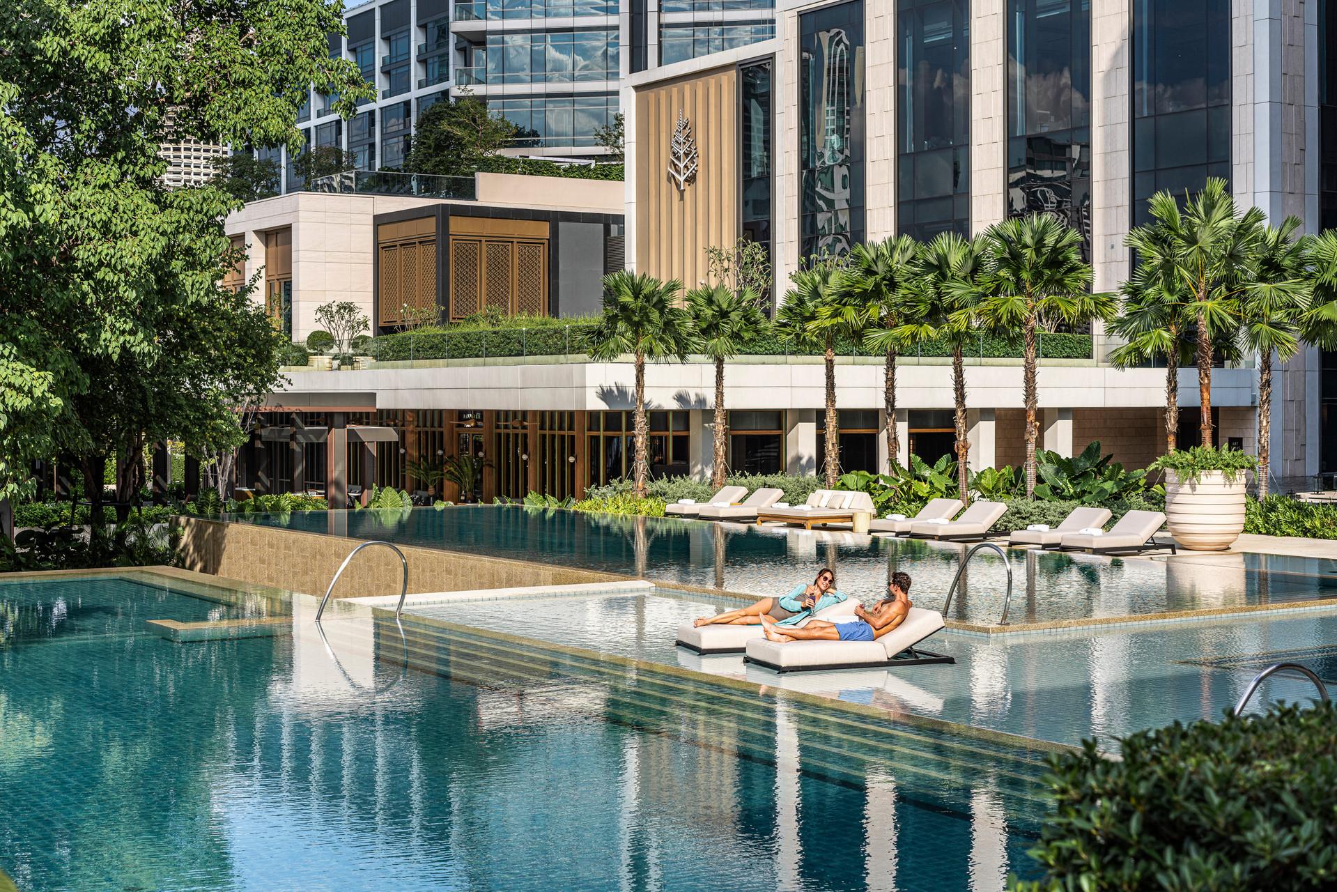 Four Seasons At Chao Phraya River