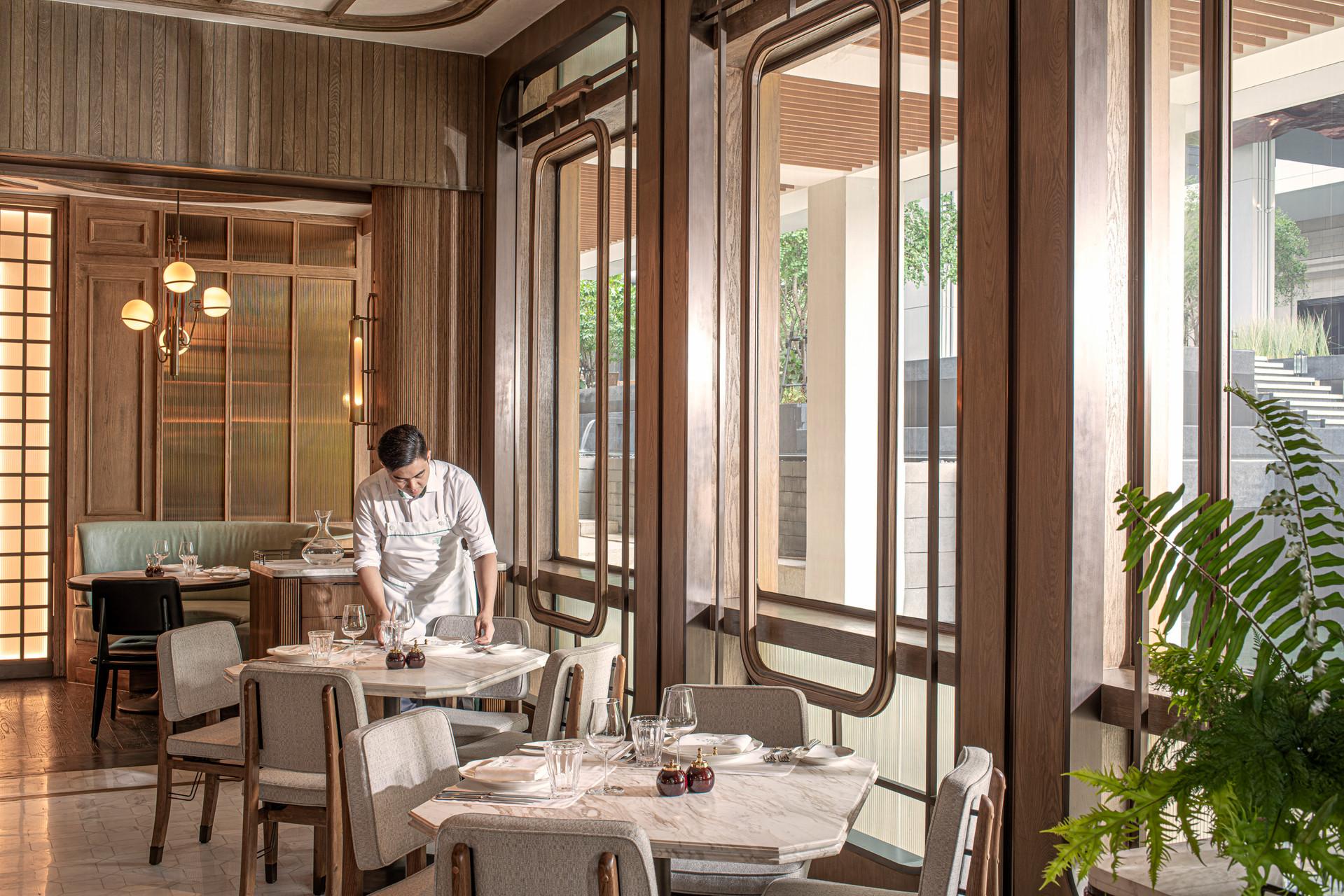 Four Seasons At Chao Phraya River