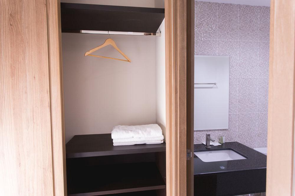 Hotel The Journey Laksi 3*