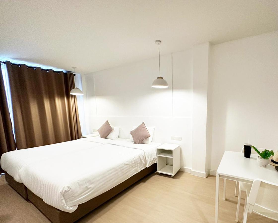 Hotel River 3*