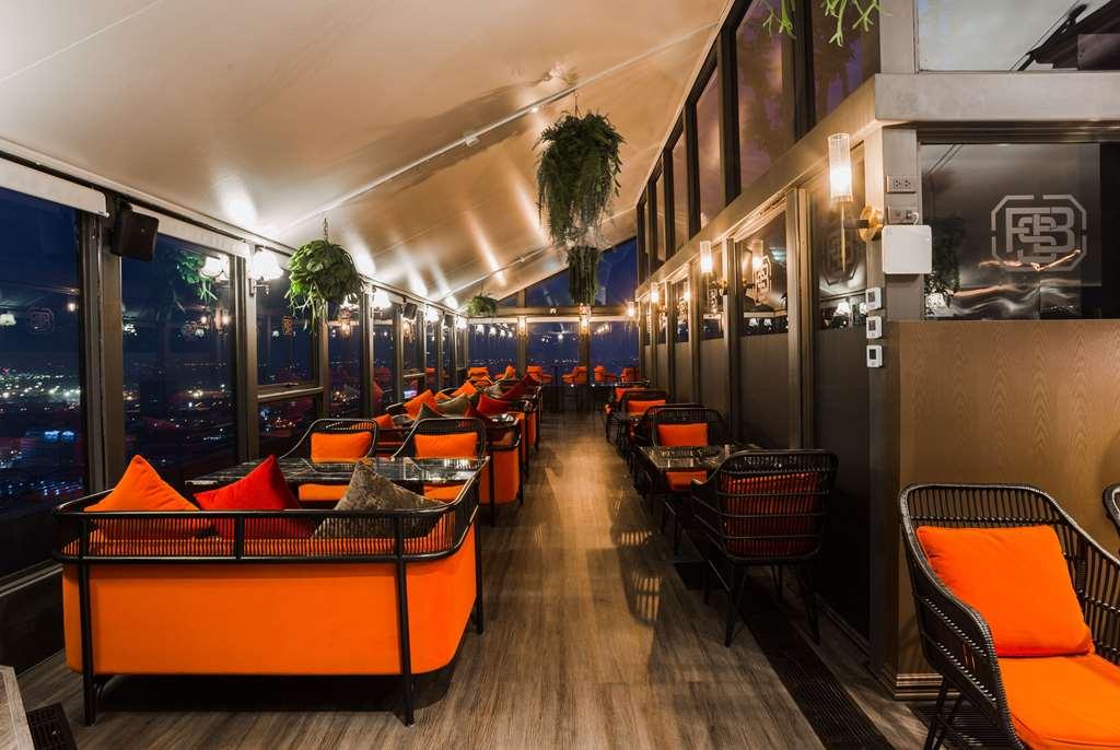 Hotel Wyndham Queen Convention Centre 4*