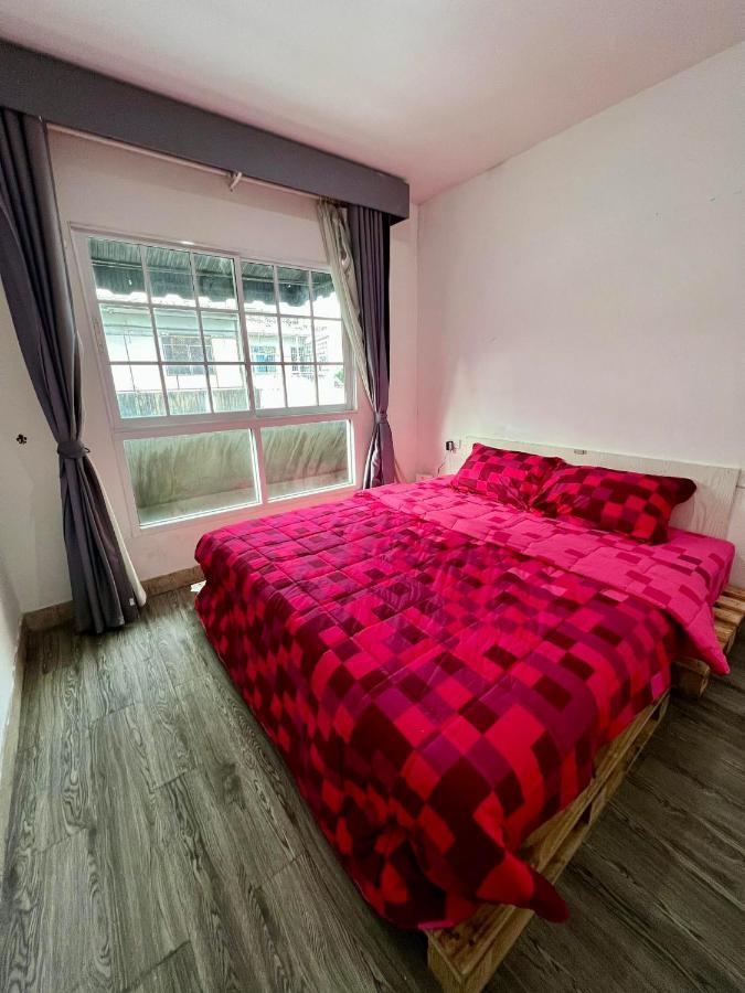 Hostel Comfy Crib Bangkok