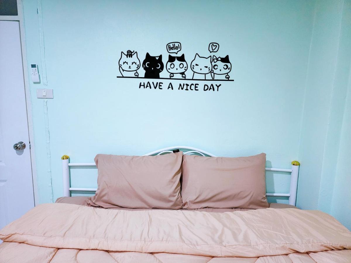 814-stp Homely Free Wi-fi And Near Bts Line Apartment Bangkok