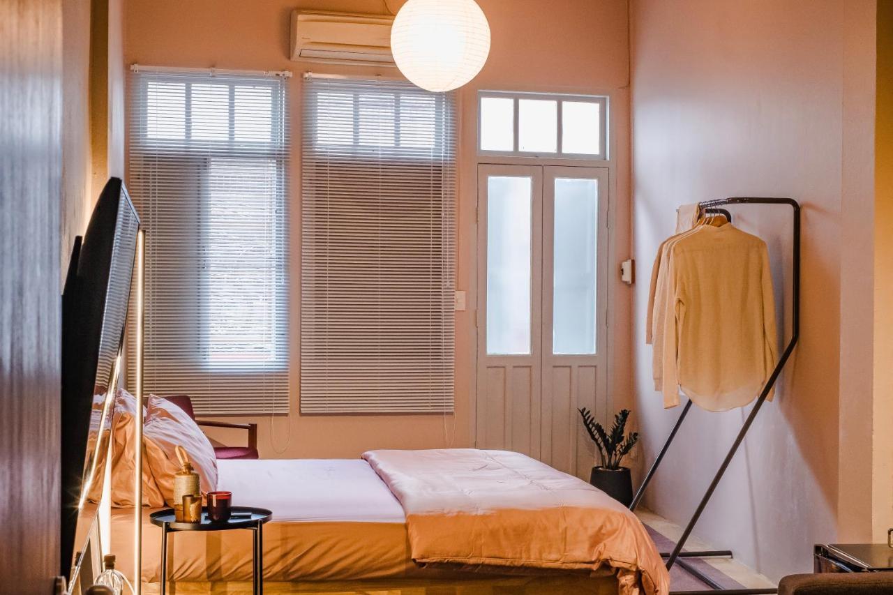 Bed & Breakfast Cozy At The Coffee Store Charoenkrung *