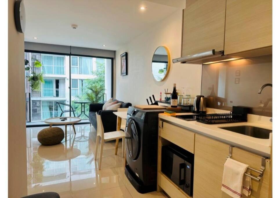 Serene In The Heart Of Bkk - The Great Wave Apartment Bangkok