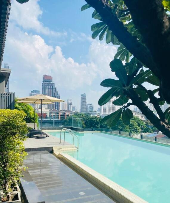 Serene In The Heart Of Bkk - The Great Wave