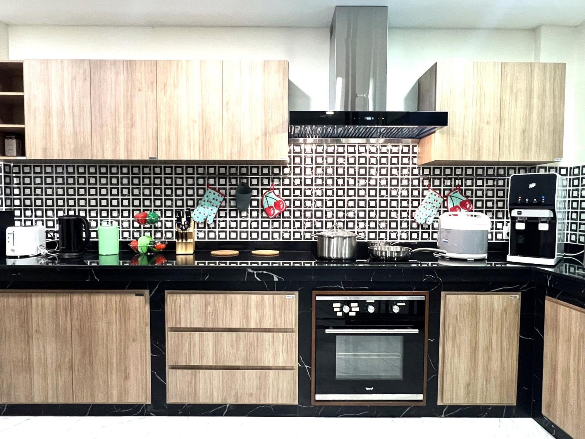At Four-6 Bed, Center, Nana Bts, Mbk, World, Siam Vila